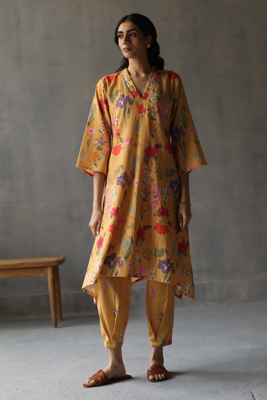 Women Floral Printed A-Line Kurta with Salwar