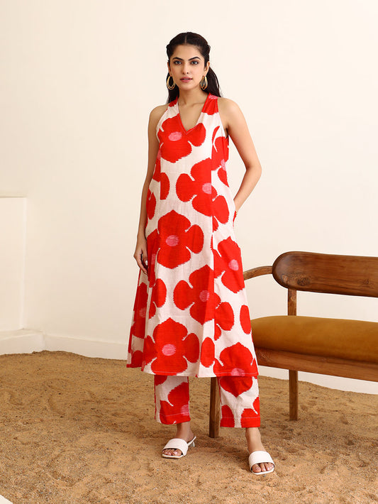 Women Floral Printed Sleeveless Kurta with Salwar